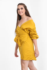 Wickeln Sie über Krawattenkleid ein