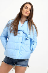 Envoltura de abrigo acolchado delantero