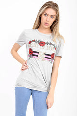 Opstandige slogan bedrukt t -shirt