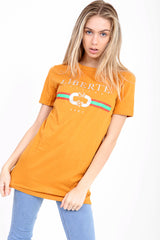 Camiseta impresa de lema de libertad