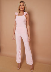 Ruches riemen slinky top- en breedbeen broekcoördin