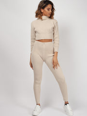 Coordina acanalada de punto de cuello enrollable