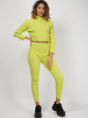 Coordina acanalada de punto de cuello enrollable