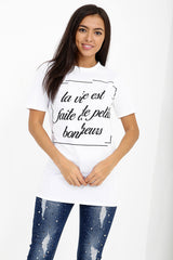 Verzerrter Slogan bedrucktes T -Shirt