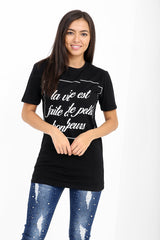 Verzerrter Slogan bedrucktes T -Shirt