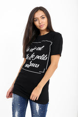 Verzerrter Slogan bedrucktes T -Shirt