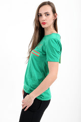 Camiseta impresa de lema de libertad