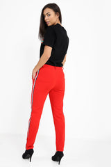 Pantalones con paneles de rayas con cordero