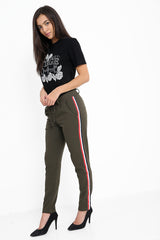 Pantalones con paneles de rayas con cordero