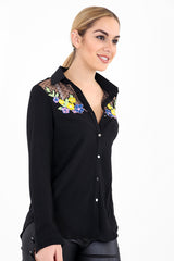 Inserta de malla Insertar el botón bordado floral Camisa delantera Top