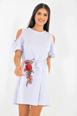 Kalte schultergestickte Krawattenknoten gestreiftes Kleid