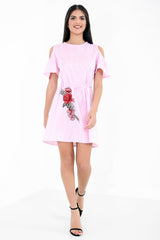 Kalte schultergestickte Krawattenknoten gestreiftes Kleid