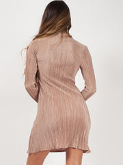 Plisse de cuello alto mini vestido