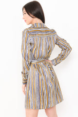 Vestido de camisa de satén múltiple a rayas