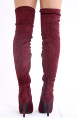 Faux suede wees teen over de laarzen van de kniehakken