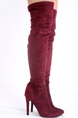 Faux suede wees teen over de laarzen van de kniehakken