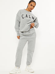 Ruhige gestickte Fleece-Co-ordte