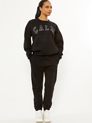 Ruhige gestickte Fleece-Co-ordte