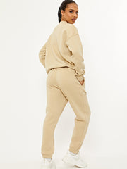 Ruhige gestickte Fleece-Co-ordte