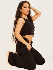 Hohe taillierte, scharfe Hose