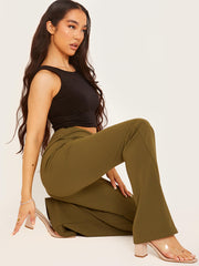 Hohe taillierte, scharfe Hose