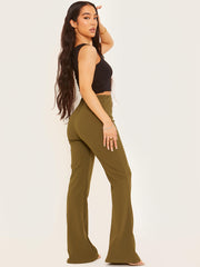 Hohe taillierte, scharfe Hose