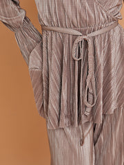 Geplooide wrap voor peplum top en broekcoördinaat