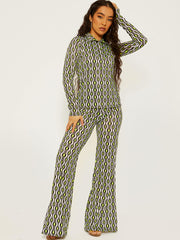 Allover-Druckknopfkragenoberteil und Hosen-Co-ordte