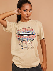 Chevron lip grafisch bedrukt t-shirt