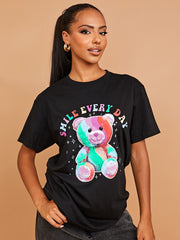 Lächeln Sie jeden Tag grafisch gedrucktes T-Shirt