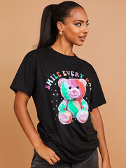 Lächeln Sie jeden Tag grafisch gedrucktes T-Shirt