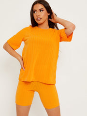 Coordenada de top y pantalones cortos de gran tamaño