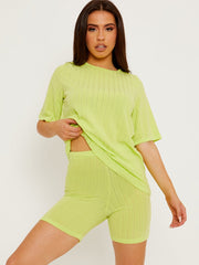 Coordenada de top y pantalones cortos de gran tamaño