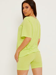 Coordenada de top y pantalones cortos de gran tamaño