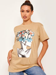 Blumengesicht grafisch gedrucktes T-Shirt