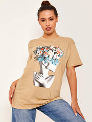 Blumengesicht grafisch gedrucktes T-Shirt
