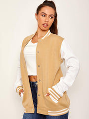 Chaqueta universitaria de manga de contraste