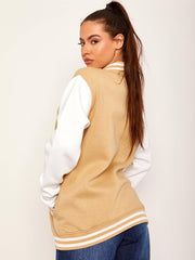 Chaqueta universitaria de manga de contraste