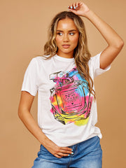 Camiseta de detalle gráfico de perfume de perfume