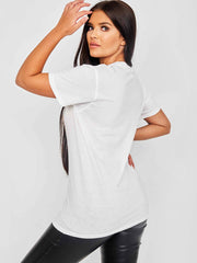 Halt das grafisch gedruckte T-Shirt