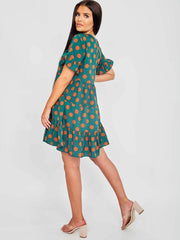 Kreis Print Frill gestufte Smock -Kleid