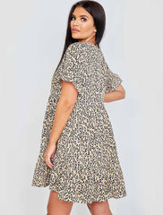 Vestido de bigote de volante con estampado de animales