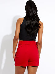 Dehnbares Frachtskort mit passender Gürtel