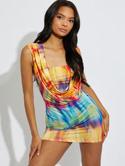 Vestido de cuello con capucha sin mangas estampado